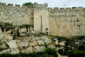 una vista de las murallas de jerusalén foto