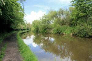 A view of the Shropshire Union Canal at Whitchurch photo