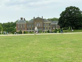 Londres en el Reino Unido en 10 julio 2021. un ver de Kensington palacio foto