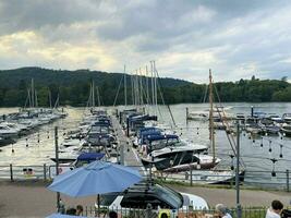 Windermere en el Reino Unido en 10 agosto 2023. un ver de lago Windermere desde arqueamiento foto