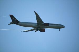 London in the UK on 5 November 2023. An aeroplane approaching London's Heathrow AirportLondo photo