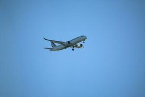 London in the UK on 5 November 2023. An aeroplane approaching London's Heathrow AirportLondo photo