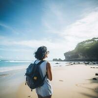 ai generado un fotografía de viajero o mochilero en el playa con un muchos estilo y muchos ángulo foto