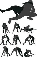 conjunto de siluetas Atletas luchador en lucha, lucha. greco romano lucha, luchar, combatiendo, lucha, aferramiento, duelo, mezclado marcial arte, deportividad vector