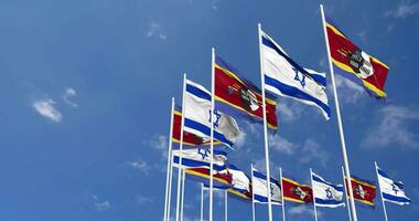eswatini och Israel flaggor vinka tillsammans i de himmel, sömlös slinga i vind, Plats på vänster sida för design eller information, 3d tolkning video