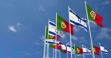 Portugal e Israel bandeiras acenando juntos dentro a céu, desatado ciclo dentro vento, espaço em esquerda lado para Projeto ou Informação, 3d Renderização video