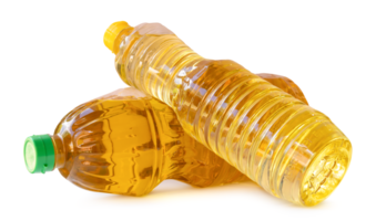 Due bottiglie di giallo cucinando verdura olio nel pila isolato con ritaglio sentiero e ombra nel png file formato