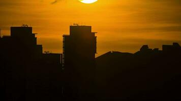 Sonnenuntergang Aussicht hinter Gebäude video