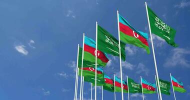 azerbaijan och ksa, rike av saudi arabien flaggor vinka tillsammans i de himmel, sömlös slinga i vind, Plats på vänster sida för design eller information, 3d tolkning video