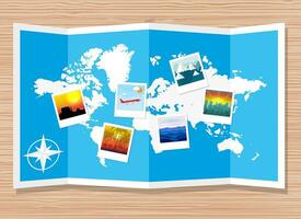 de madera viajeros escritorio con doblada papel mapa de mundo y fotos viaje y vacaciones concepto. vector ilustración en plano diseño