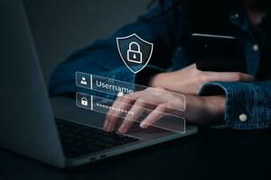 la seguridad cibernética proteger intimidad datos en línea y contraseña para ordenador portátil computadora los usuarios política sistema red digital tecnología foto