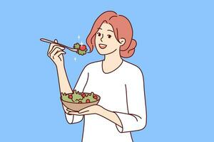 mujer sigue dieta por comiendo verde algas marinas ensalada a obtener eliminar de enfermedades y dirigir sano estilo de vida vector