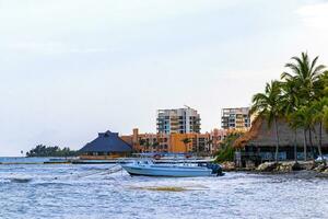 playa del carmen quintana roo mexico 2023 barcos yates Embarcacion catamarán embarcadero playa playa del carmen México. foto