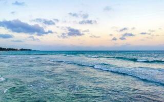 playa caribeña tropical agua clara turquesa playa del carmen méxico. foto