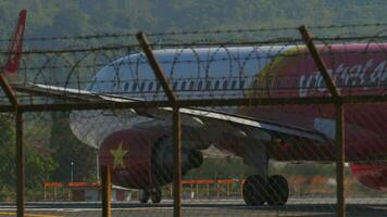 Airbus A320 of VietJet Air taxiing video