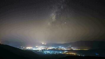 lechoso camino y estrella contrafuertes noche cielo video