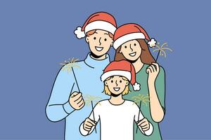 Navidad familia de papá con mamá y sonriente niño utilizar bengalas celebrando nuevo año Días festivos vector