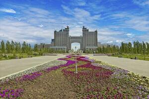 imagen de el kazakh capital astana en verano desde 2015 foto