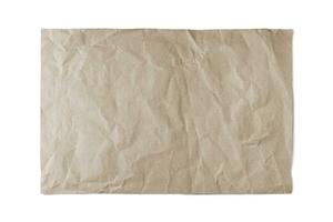 marrón estropeado sábana de papel con borde aislado en blanco antecedentes. foto