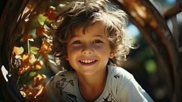 ai generado contento alegre niño chico jugando y sonriente en el yarda en un soleado día foto