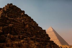 famoso egipcio pirámides de giza. paisaje en Egipto. pirámide en desierto. África. preguntarse de el mundo foto