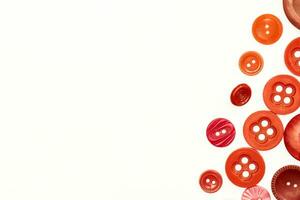 clasificado rojo sastre botones para ropa en blanco foto