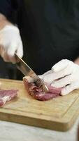 macellaio chopping carne video