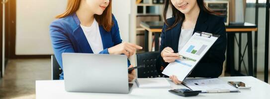 Team business meeting presentation. Hand businesswoman working project in modern office. photo