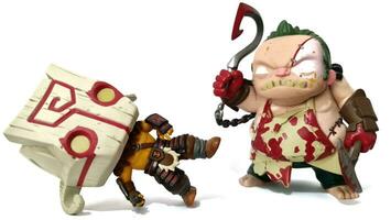 Jacarta, Indonesia en noviembre 20, 2023. funko popular vinilo figura nuevo desde Reino Unido articulo dota 2 - gordito con cuchilla de carnicero atacado gigante. foto