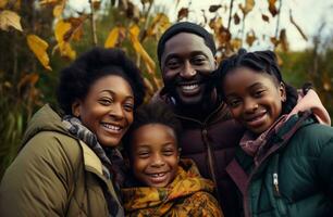 ai generado un negro familia poses al aire libre disfrutando el al aire libre foto