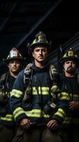 ai generado un grupo de bomberos tomando un descanso desde su deberes foto