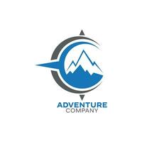aventuras logo con montaña y Brújula diseño vector