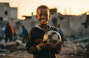 ai generado un chico sonrisas y sostiene un fútbol pelota en frente un ciudad foto