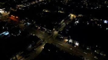 hoch Winkel Aussicht von beleuchtet britisch Stadt während Nacht. Luton, England Vereinigtes Königreich. Dezember 23., 2023 video