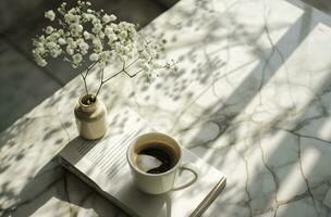 ai generado el libro y café en el mesa con flores es hermosa foto