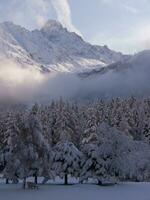 a snowy mountain photo