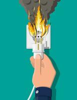 eléctrico toma de corriente con enchufe en fuego. sobrecargar de red. corto circuito. eléctrico la seguridad concepto. pared enchufe en llamas con fumar. vector ilustración en plano estilo