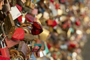 Many locks hang on the Hohenzollern bridge photo