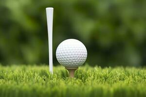 ai generado blanco golf pelota en de madera tee con césped. generativo ai foto