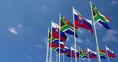 Eslováquia e sul África bandeiras acenando juntos dentro a céu, desatado ciclo dentro vento, espaço em esquerda lado para Projeto ou Informação, 3d Renderização video