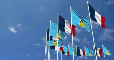 helgon lucia och Frankrike flaggor vinka tillsammans i de himmel, sömlös slinga i vind, Plats på vänster sida för design eller information, 3d tolkning video