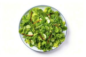 ai generado sano Fresco verde ensalada plato Disparo desde encima en blanco antecedentes. ai generado foto