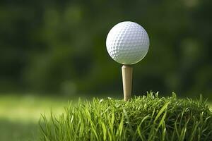 ai generado blanco golf pelota en de madera tee con césped. generativo ai foto