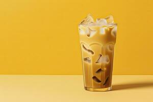 ai generado con hielo latté en amarillo antecedentes. ai generado foto