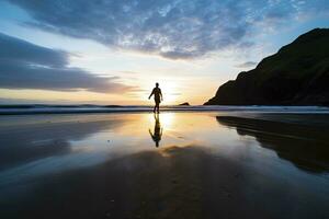 ai generado un persona caminando en el playa a puesta de sol. ai generado. foto