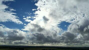 die meisten schön Wolken und Himmel Über England Vereinigtes Königreich video