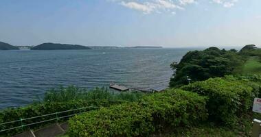 lindo lago hamana dentro Japão serviço estacionamento descansar área Visão video