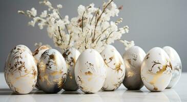 ai generado decorativo blanco y oro Pascua de Resurrección huevos foto