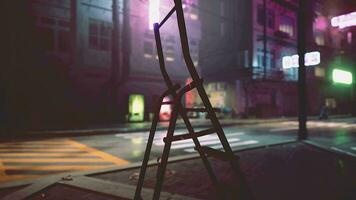 een houten ladder zittend in de midden- van een straat video