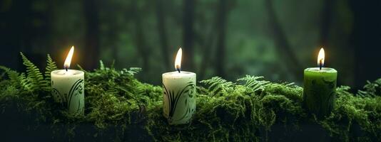 ai generado ardiente velas en musgo, oscuro verde borroso el natural antecedentes. magia vela. generativo ai foto